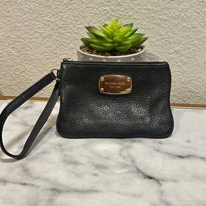 Michael Kors wristlet wallet